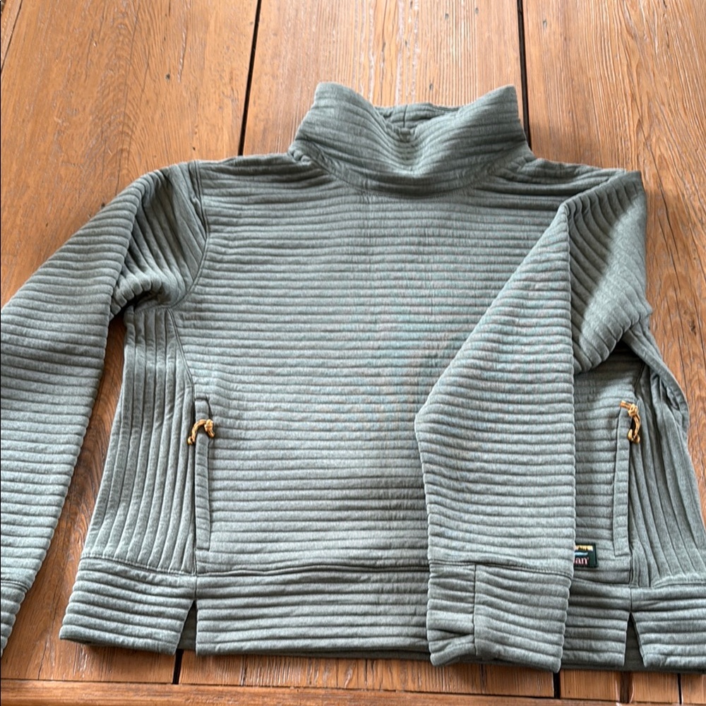 LL Bean comfy mock t-neck sweatshirt, Size M